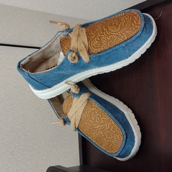 Gypsy Jazz Shoes - NWT Gypsy Jazz Slip-on Turquoise Shoes